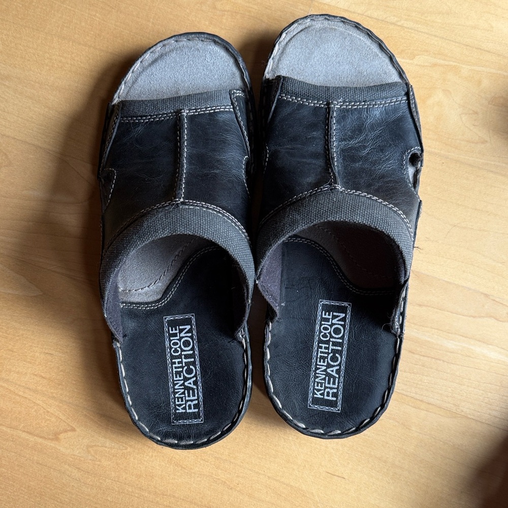 Kenneth Cole Reaction Black and Gray Sandals